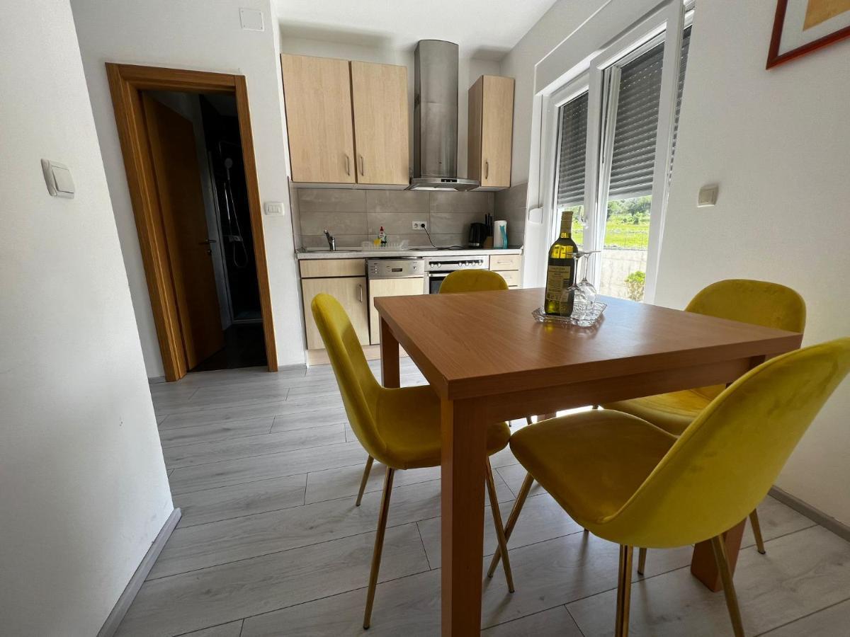 Apartments Petrusic Supetarska Draga Luaran gambar