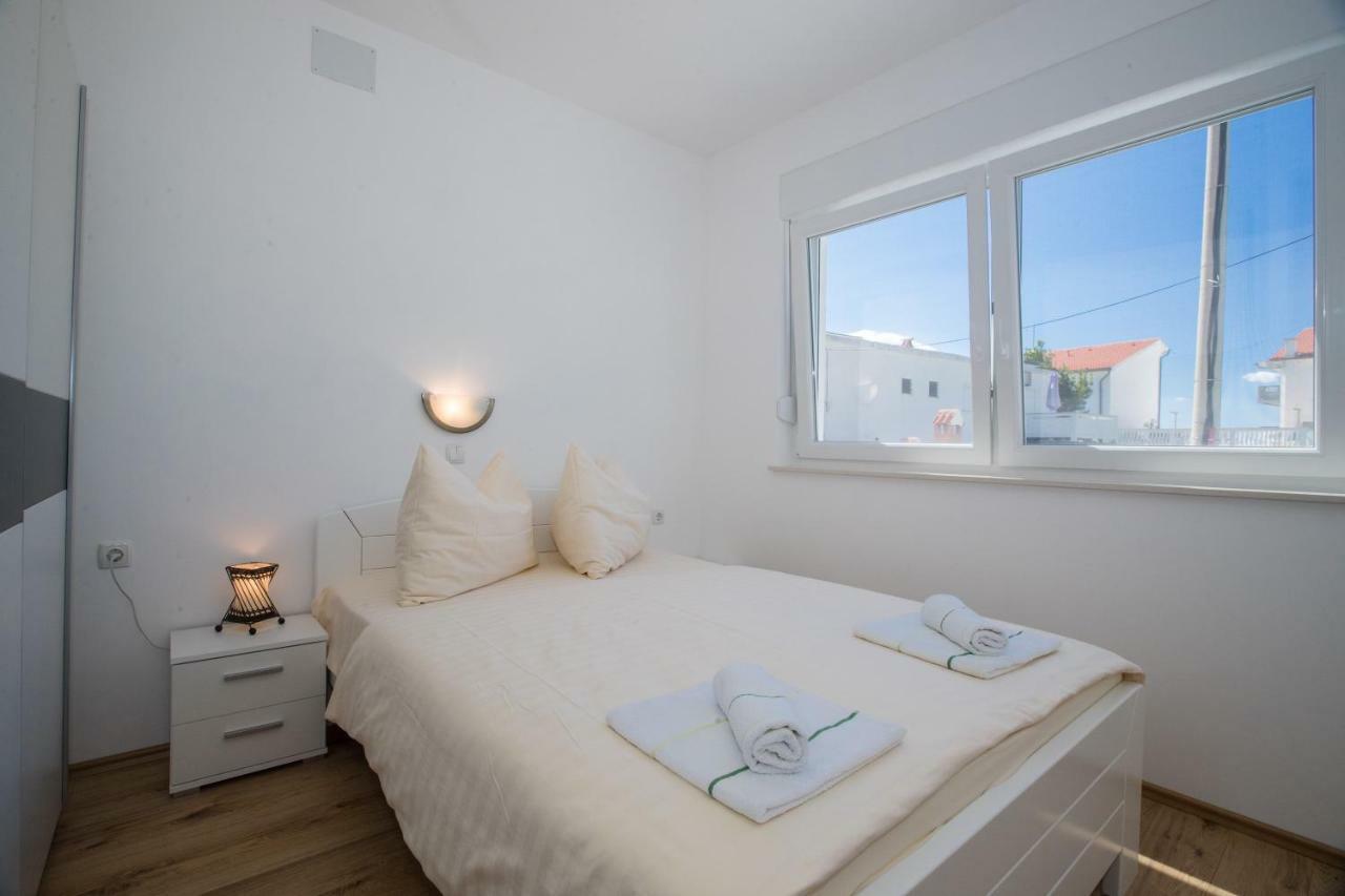 Apartments Petrusic Supetarska Draga Luaran gambar
