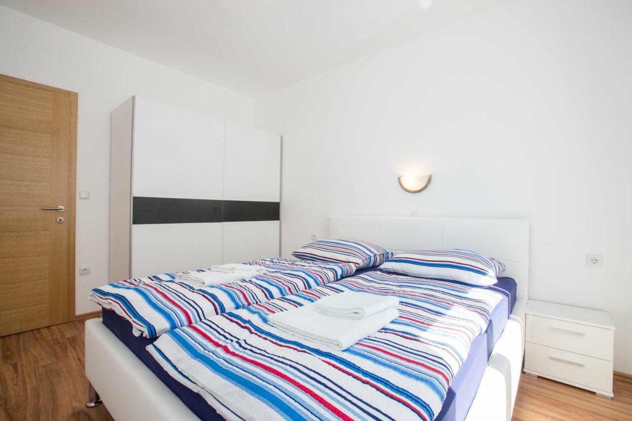 Apartments Petrusic Supetarska Draga Bilik gambar