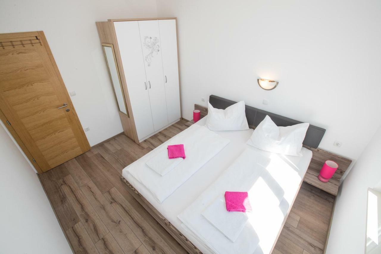 Apartments Petrusic Supetarska Draga Luaran gambar