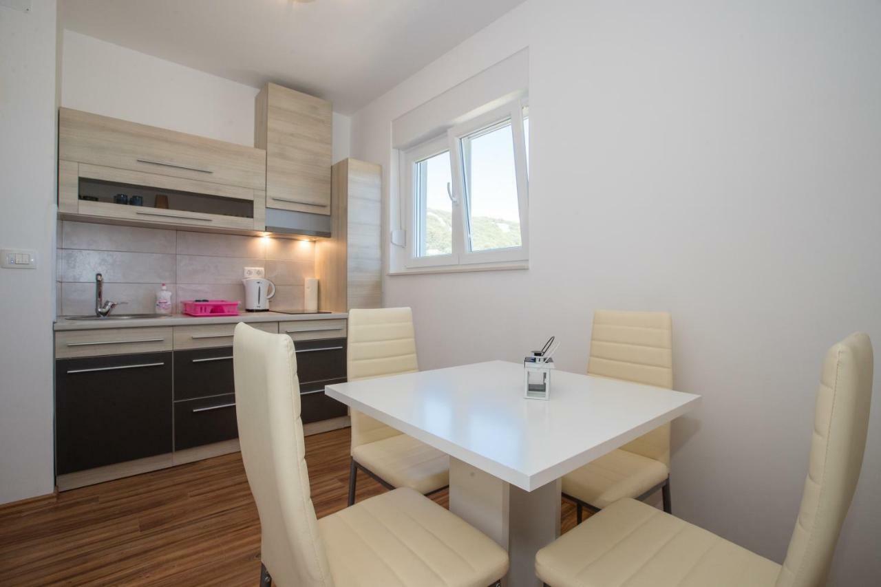 Apartments Petrusic Supetarska Draga Luaran gambar